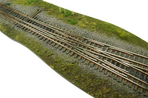 270608aa.jpg dual gauge turnout model ho scale