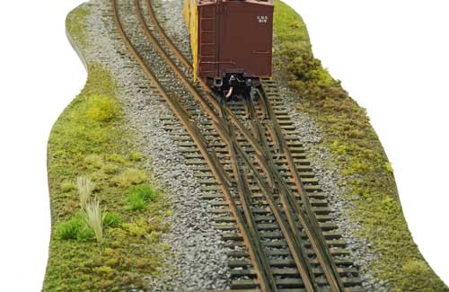 270608ee.jpg dual gauge turnout model ho scale